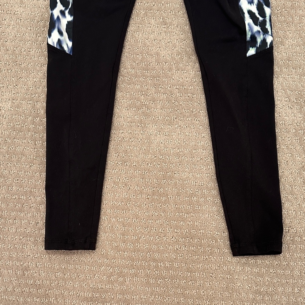 Strut This Black with White/Black/Blue Animal Print Leggings, One Size, - Picture 4 of 12